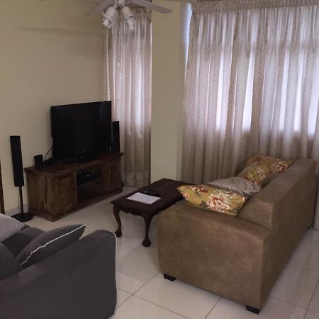South Coast Beachfront Holiday Apartments Amanzimtoti Exteriör bild