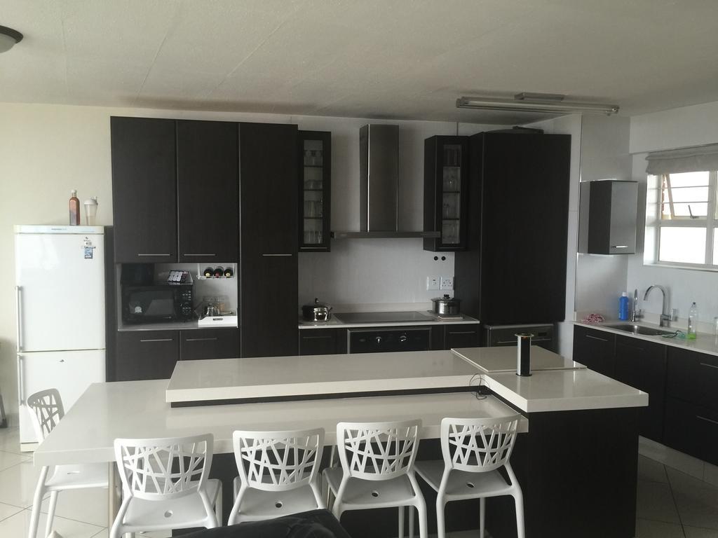 South Coast Beachfront Holiday Apartments Amanzimtoti Exteriör bild