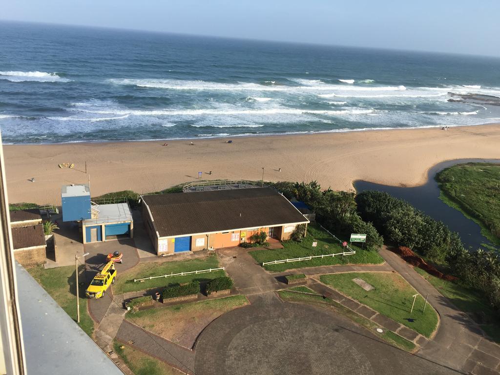 Shangri-La Beach Front Holiday Apartments Amanzimtoti Exteriör bild