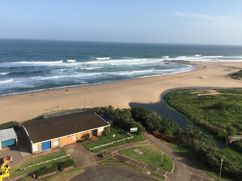 Shangri-La Beach Front Holiday Apartments Amanzimtoti Exteriör bild