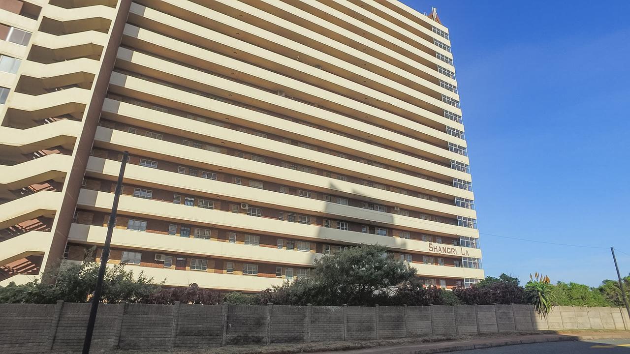 Shangri-La Beach Front Holiday Apartments Amanzimtoti Exteriör bild