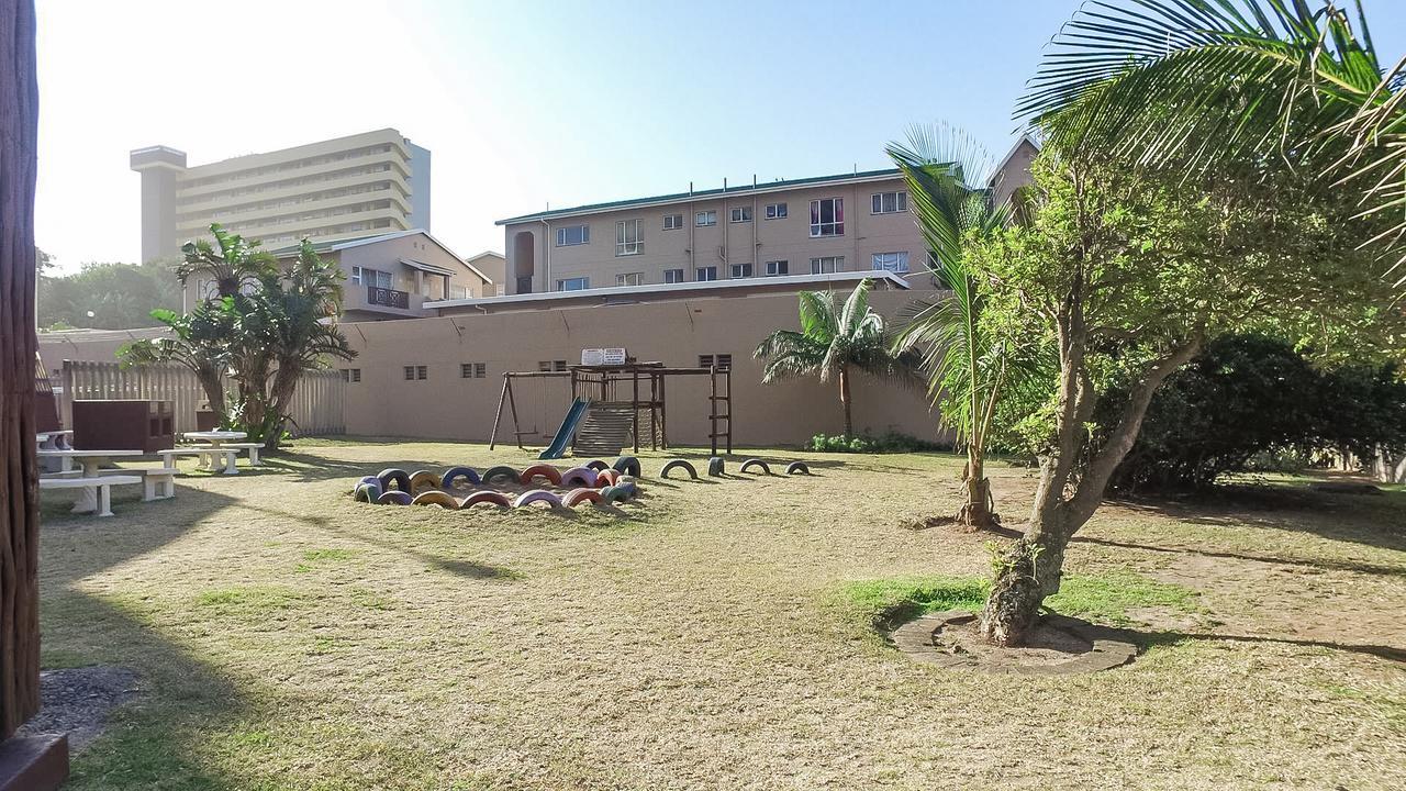 South Coast Beachfront Holiday Apartments Amanzimtoti Exteriör bild