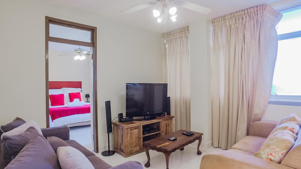 South Coast Beachfront Holiday Apartments Amanzimtoti Exteriör bild
