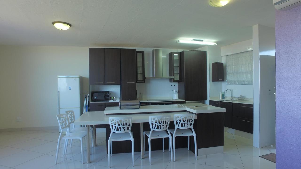 South Coast Beachfront Holiday Apartments Amanzimtoti Exteriör bild